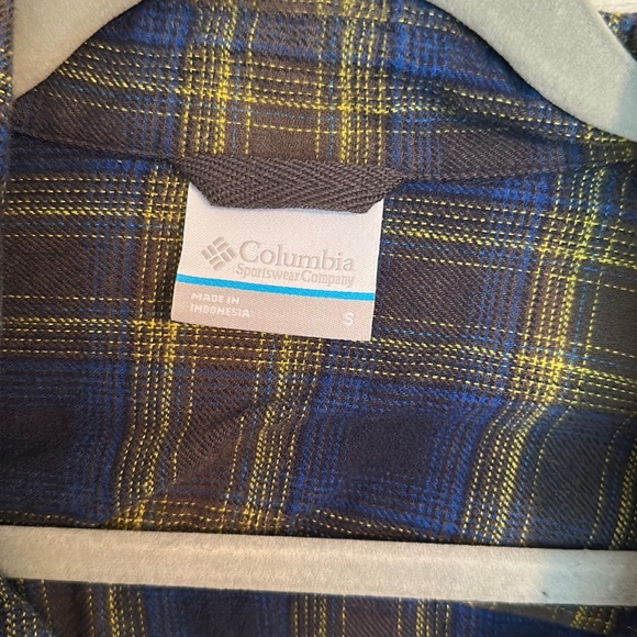 Columbia Flannel Button Down - Picture 2 of 4